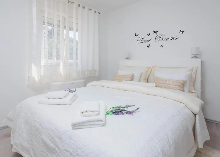 Apartament Lana St