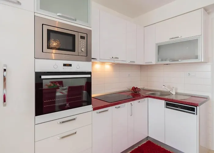 Apartament Lana St *