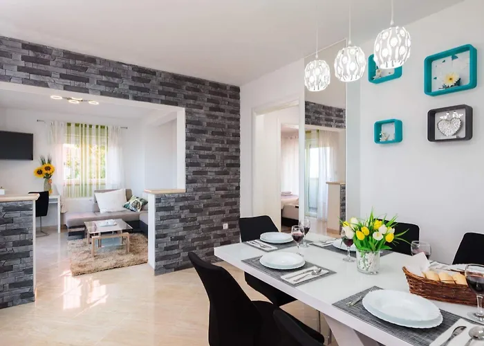 Apartament Lana St *