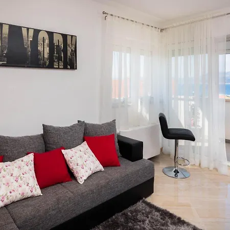 Lana St Appartement