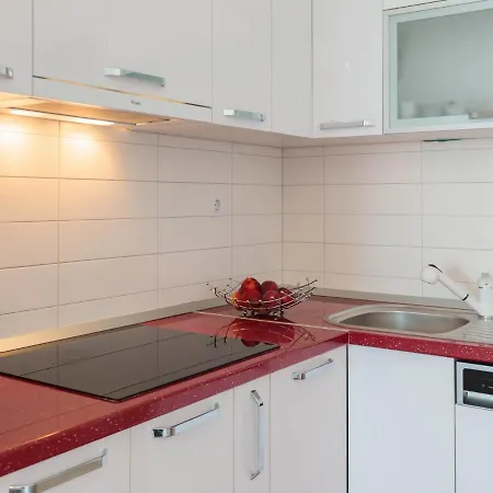 Lana St Appartement Supetar